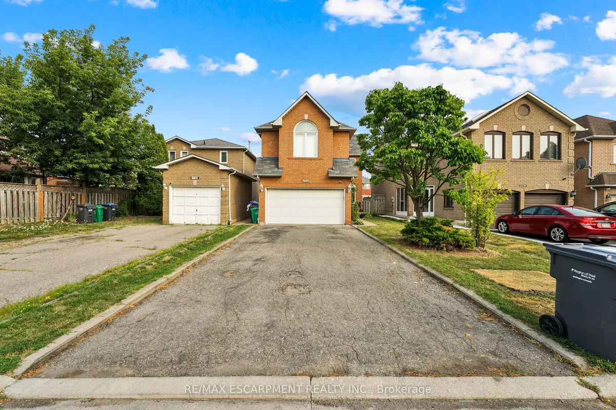 1157 Charminster Crescent, ON L5V 1P9