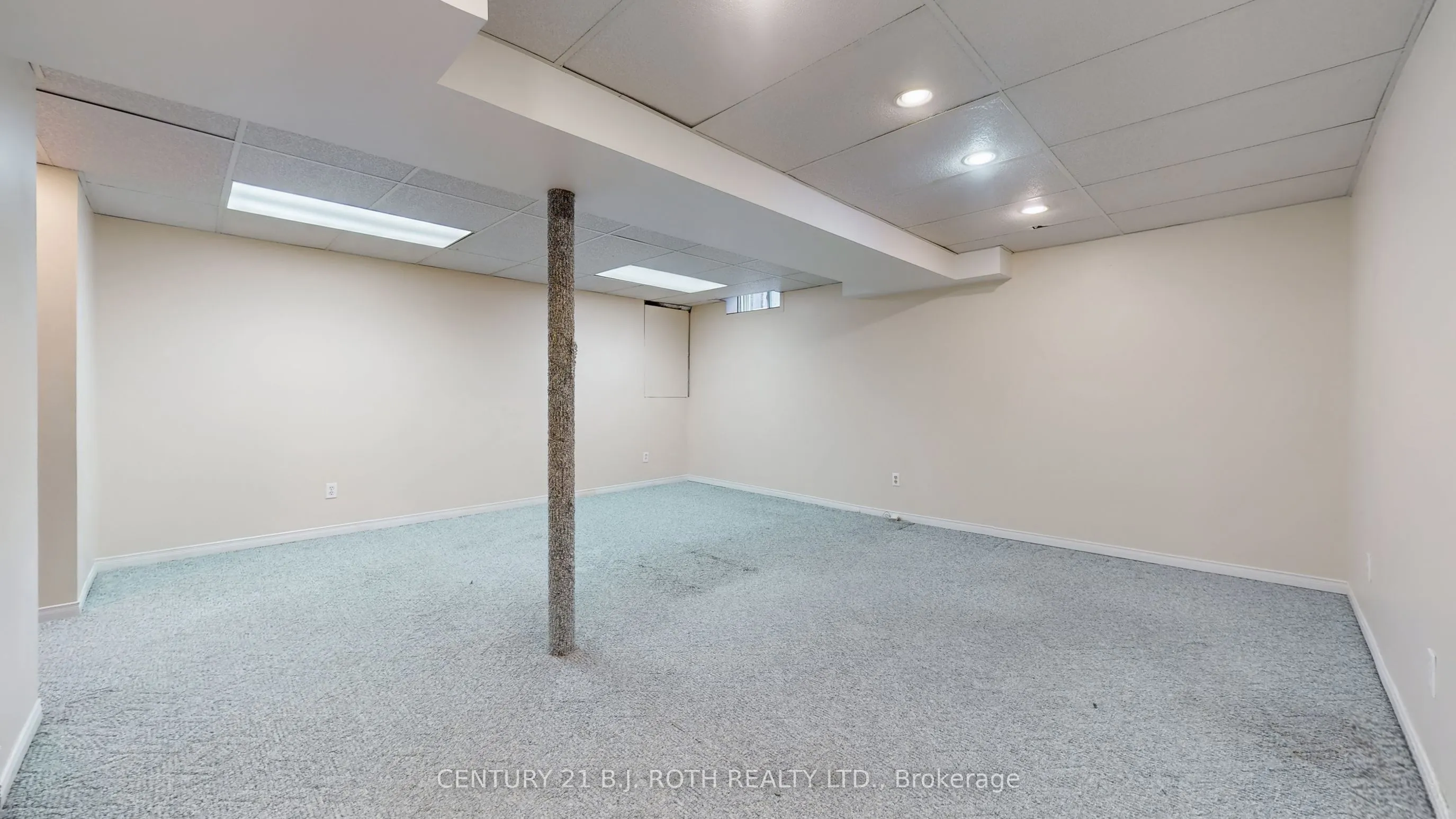 Condo Townhouse interior view at 6100 Montevideo Road Mississauga