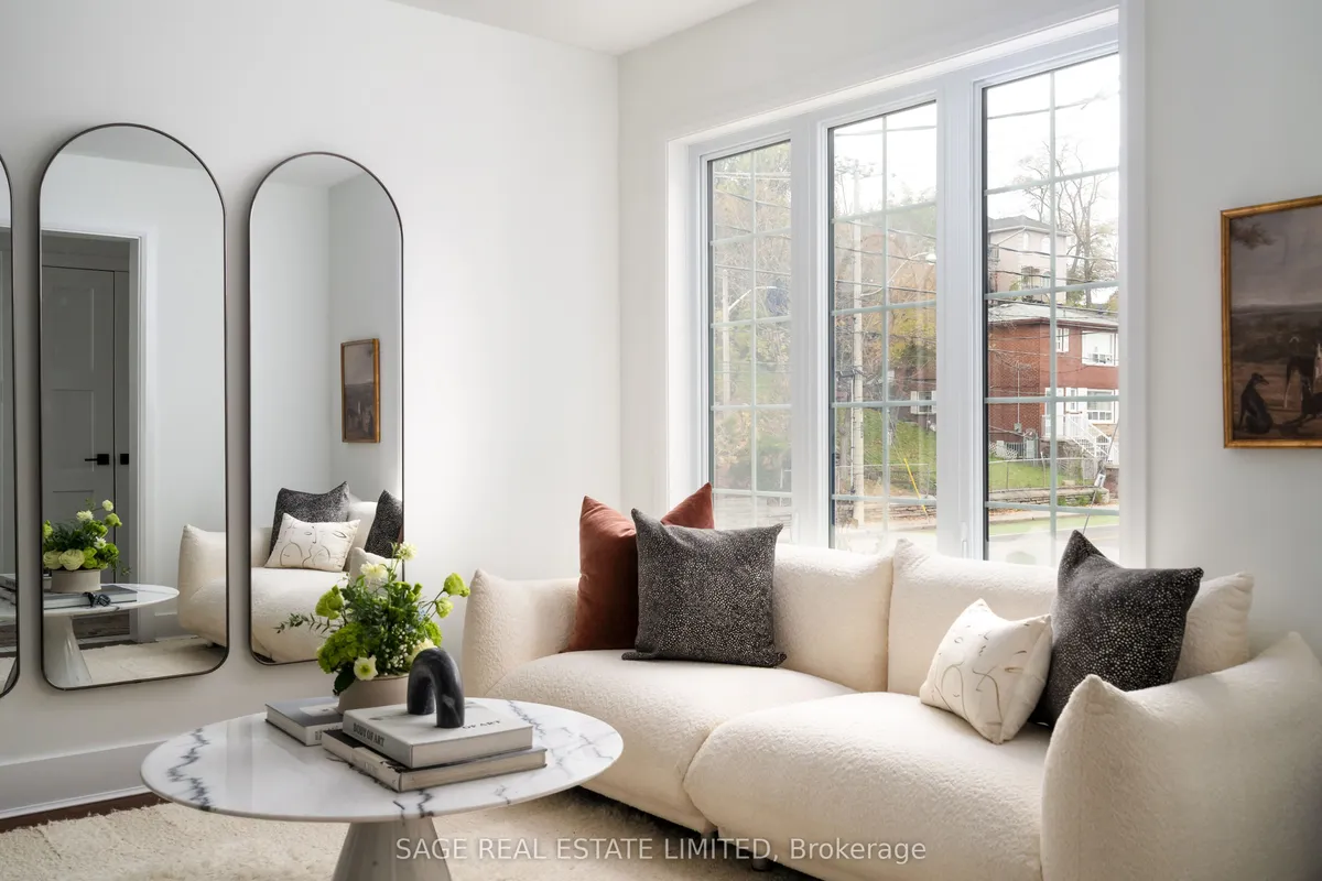 124 Lightbourn Avenue, ON M6H 4G6