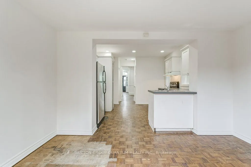 60 Gwynne Avenue, ON M6K 2C4