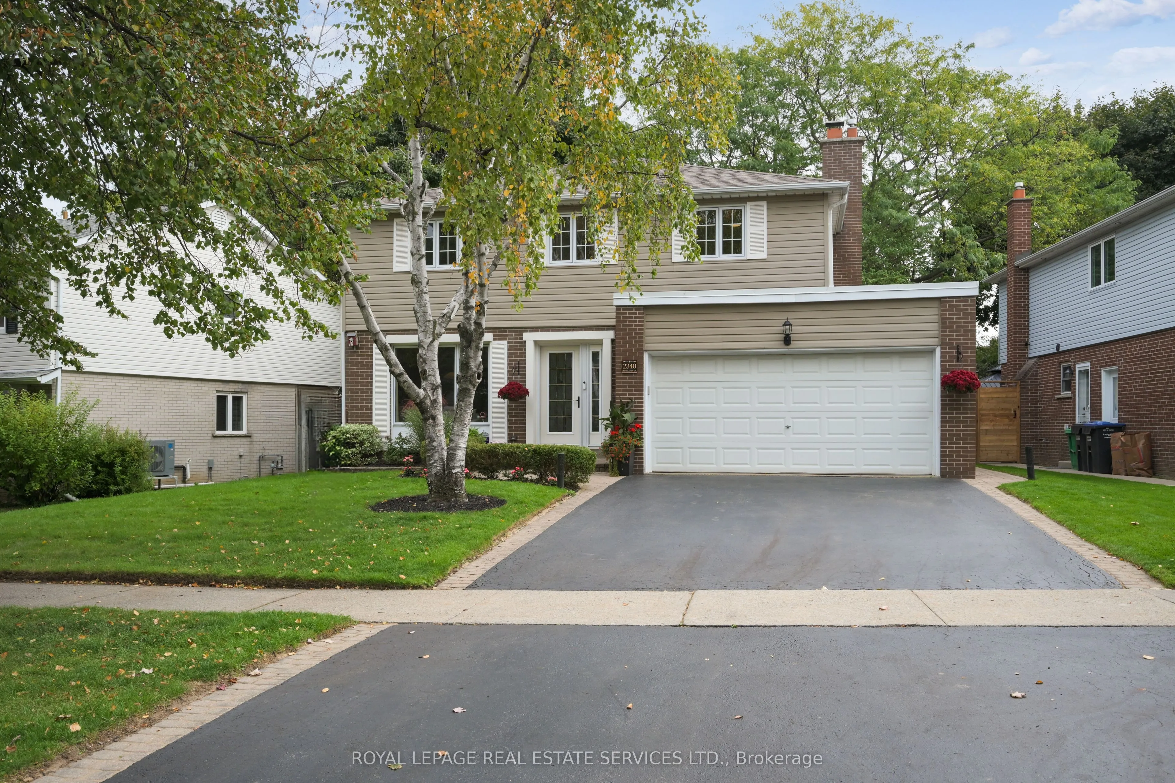 2340 Homelands Drive, ON L5K 1G6