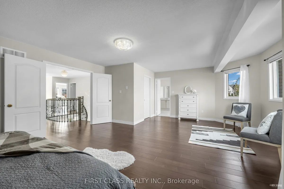 2893 Peacock Drive, ON L5M 5S2