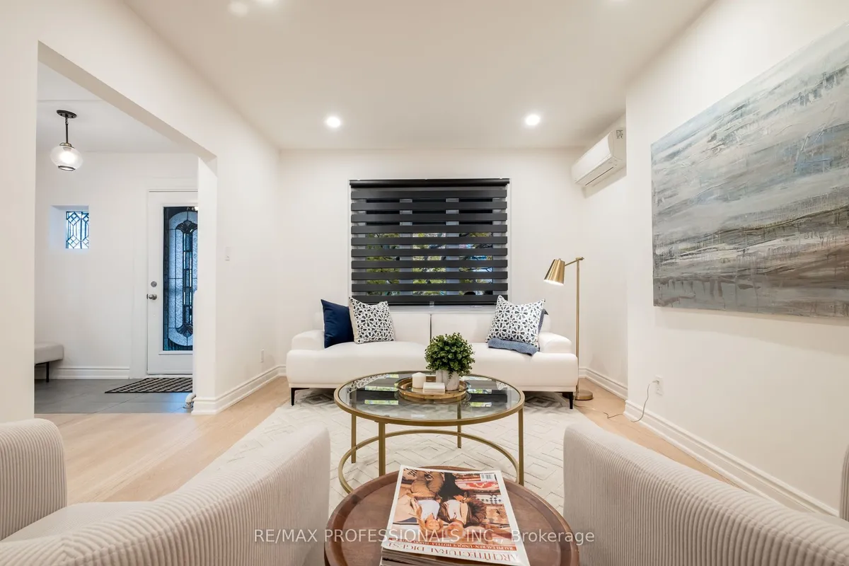 636 Runnymede Road, ON M6S 3A2