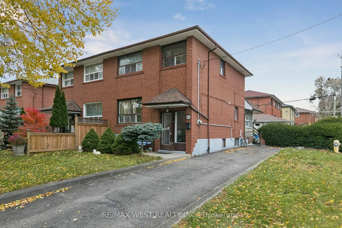 562 Alliance Avenue, ON M6N 2J5