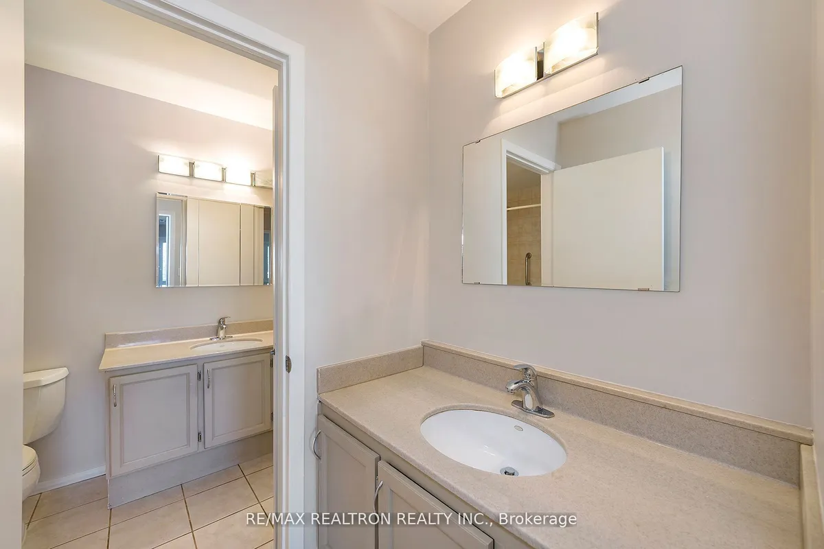 2440 Mainroyal Street, ON L5L 1C9