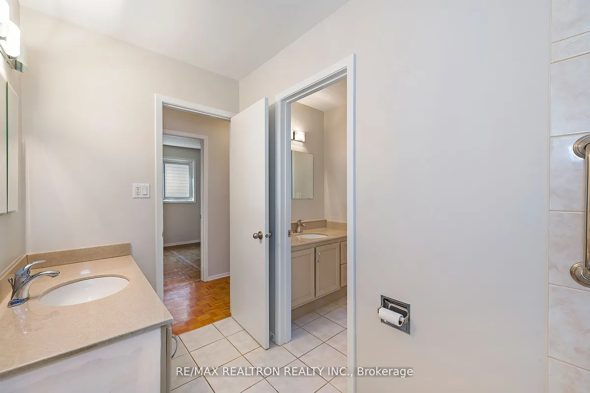 2440 Mainroyal Street, ON L5L 1C9