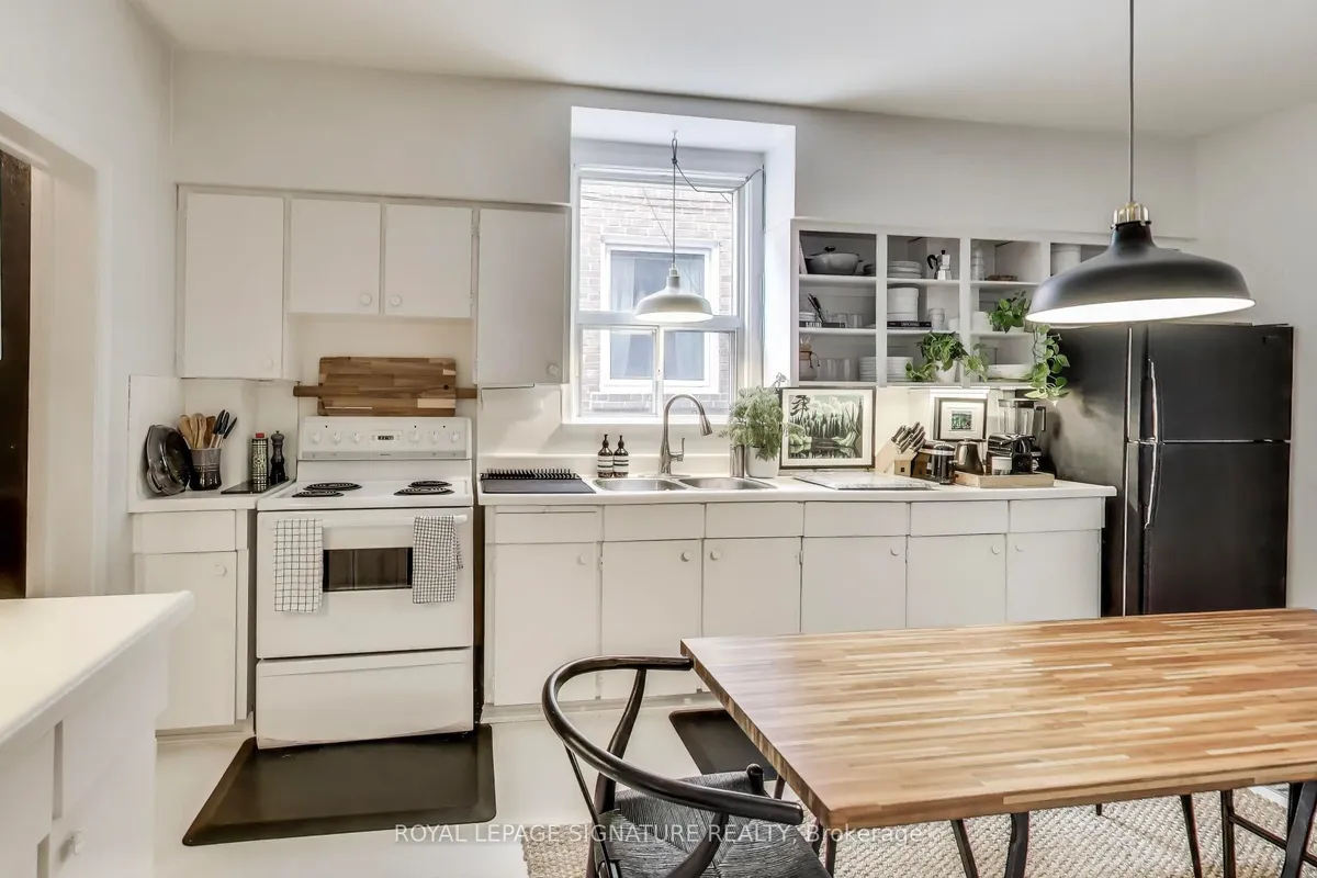 232 Pacific Avenue, ON M6P 2P5