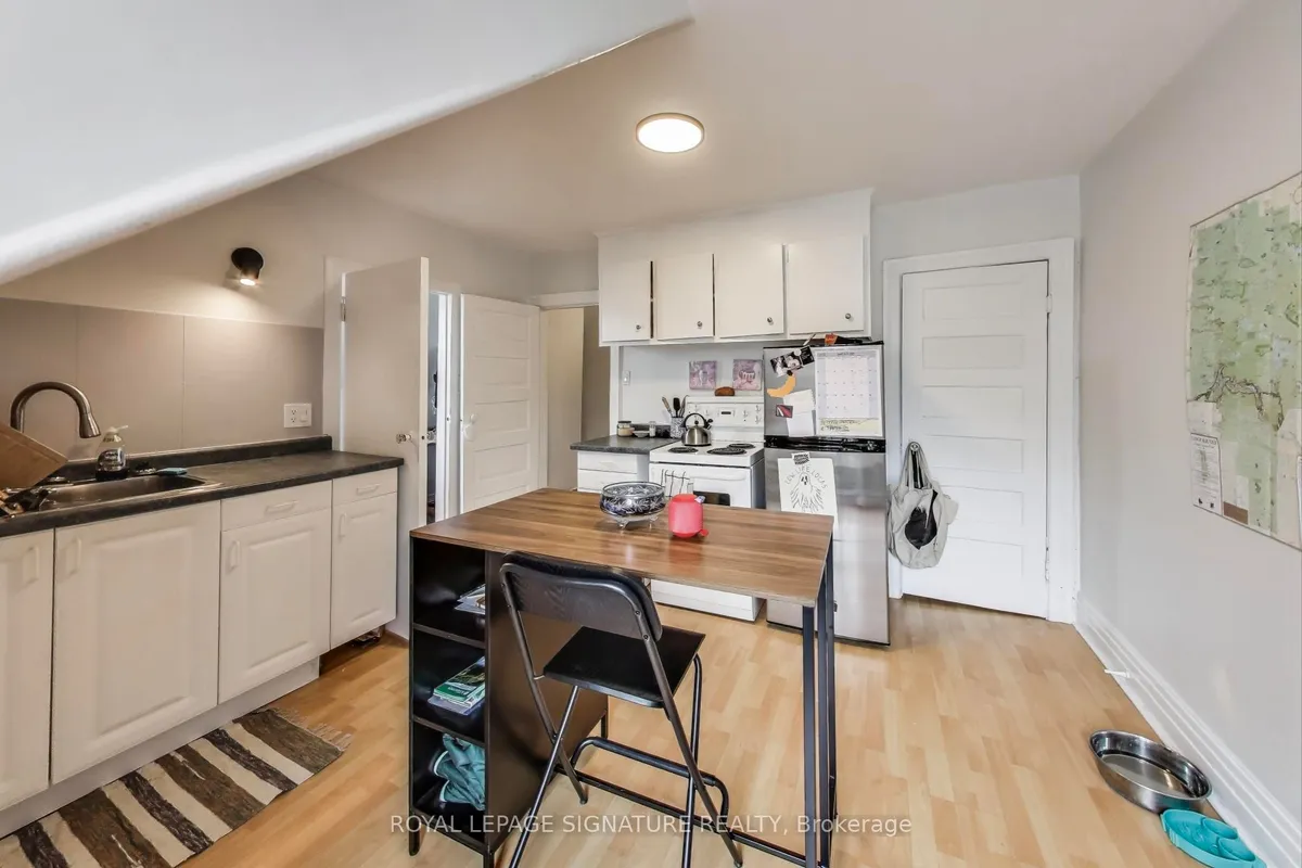 232 Pacific Avenue, ON M6P 2P5