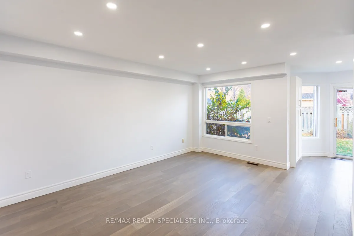 6281 Lisgar Drive, ON L5N 7V1