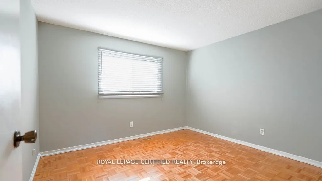 7242 Corrine Crescent, ON L5N 5B8