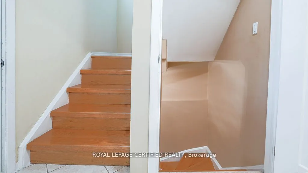 7242 Corrine Crescent, ON L5N 5B8