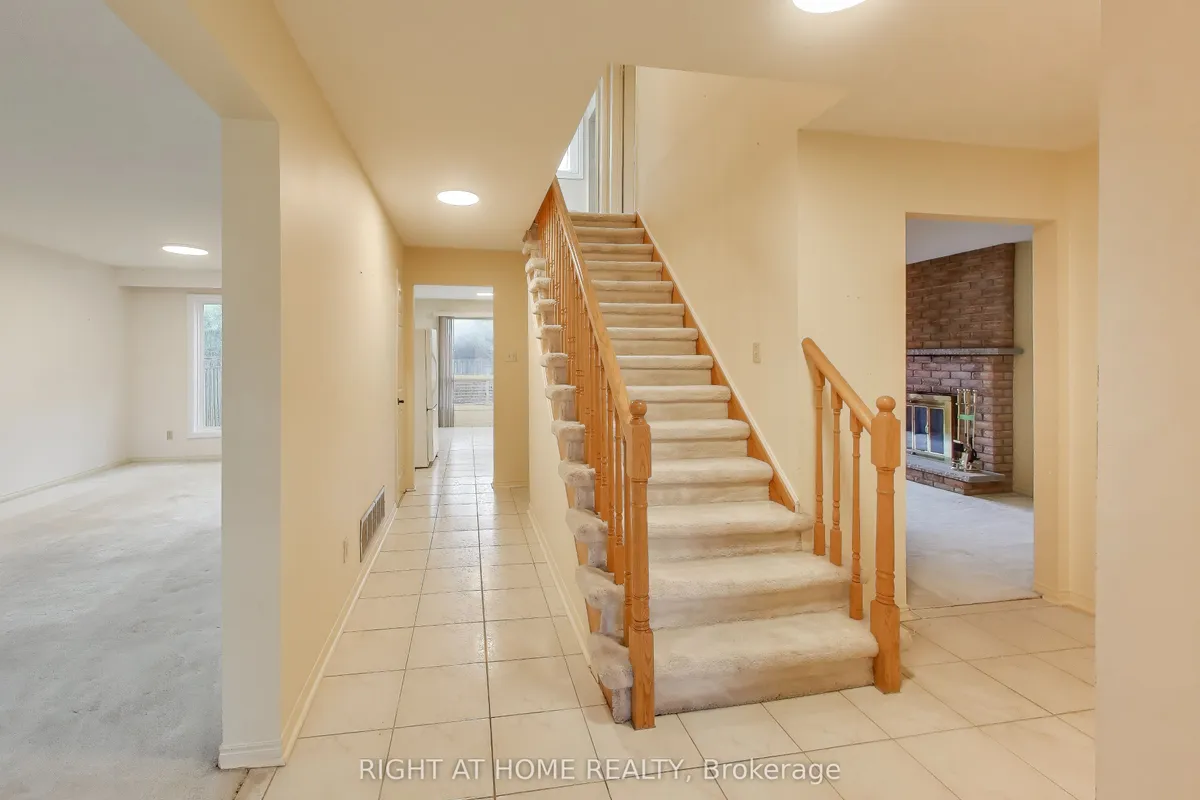 2436 Folkway Drive, ON L5L 3N3