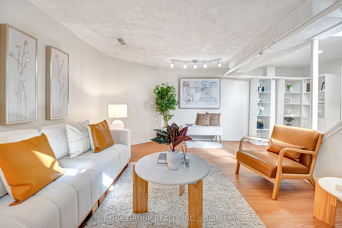 3005 Arvida Circle, ON L5N 1R6