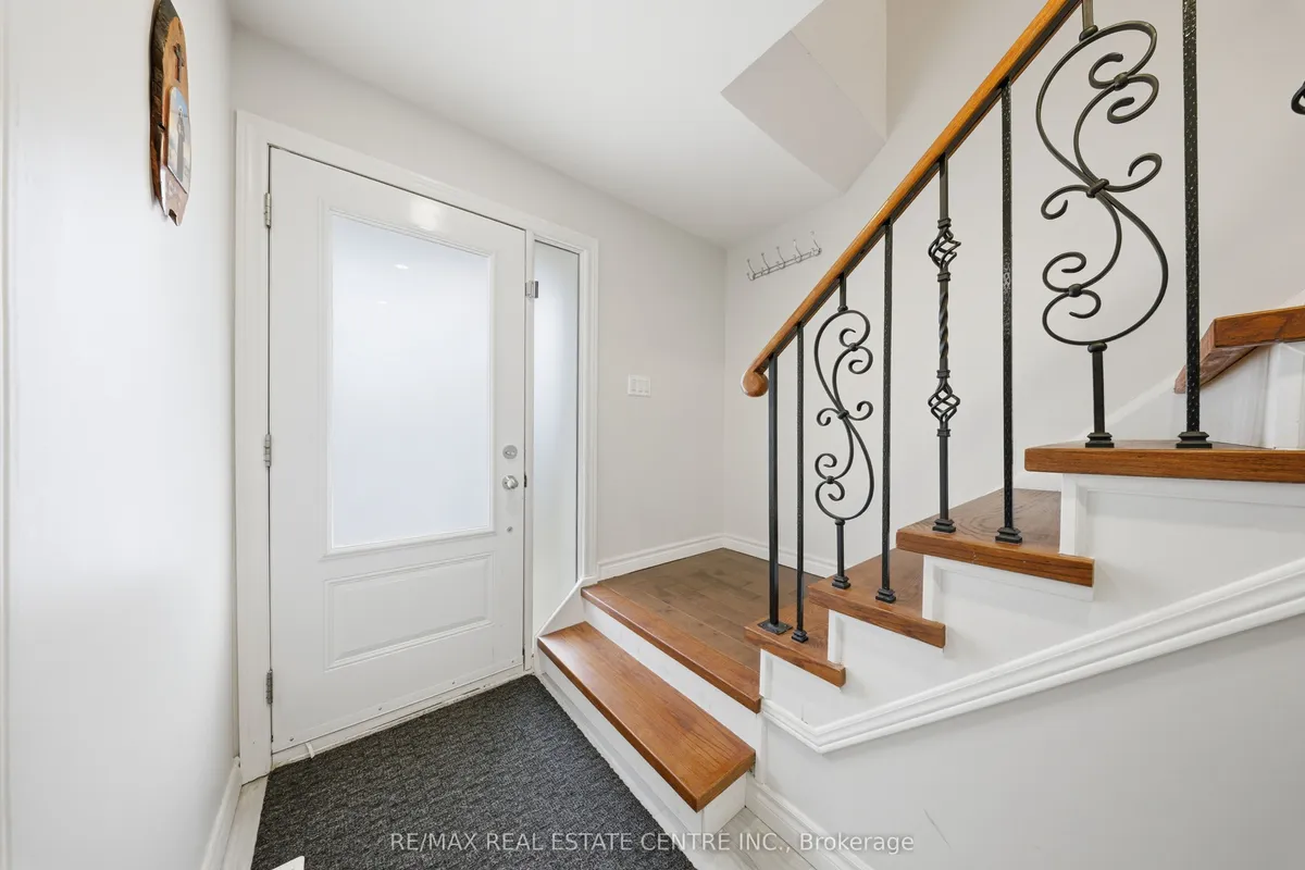 3129 Stevenage Court, ON L5N 4T7