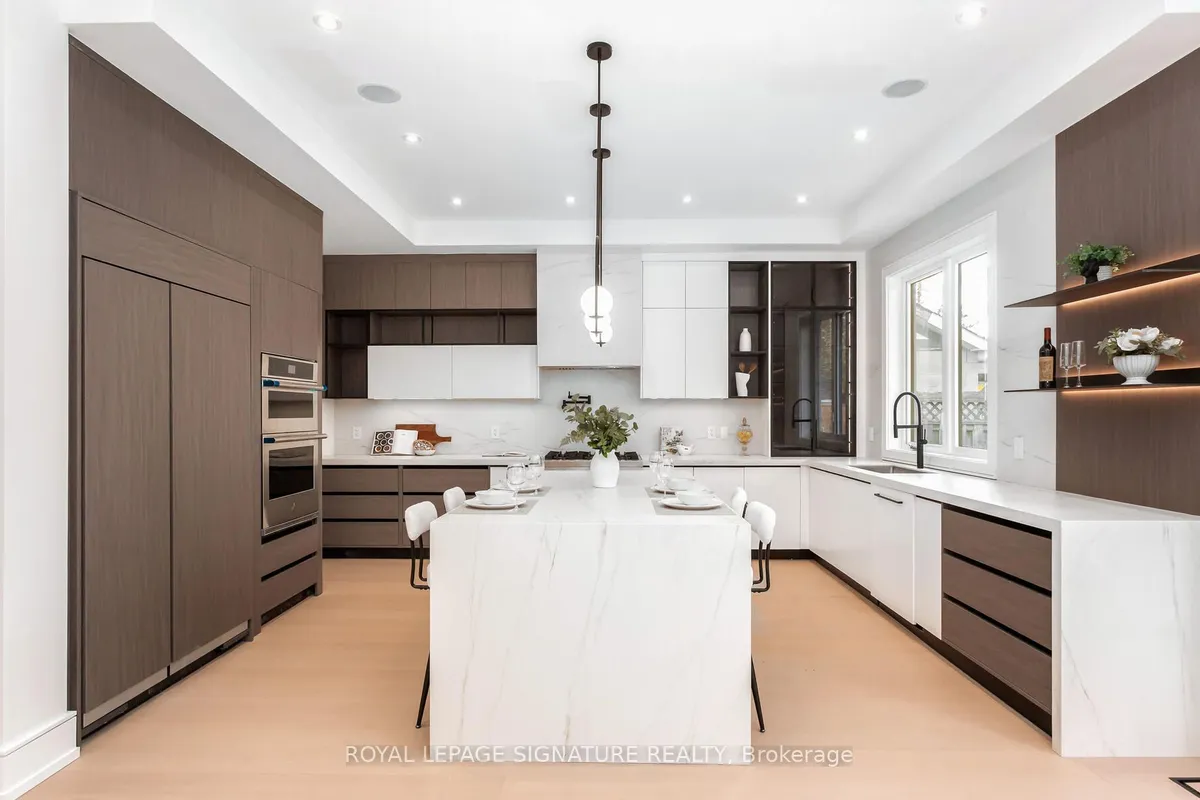 365 Jumna Avenue, ON L5G 1Y5