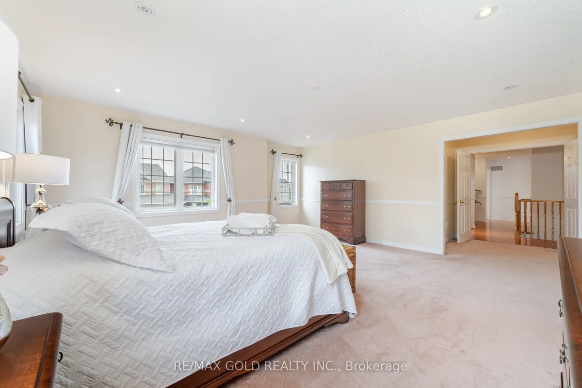 16 Larkberry Road, ON L6X 0R7