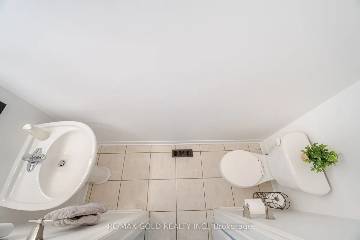 16 Larkberry Road, ON L6X 0R7