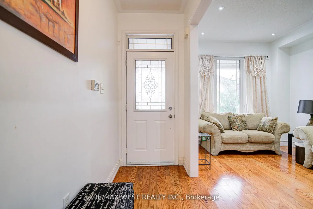 12 Eaglefield Gate, ON L7A 3S2