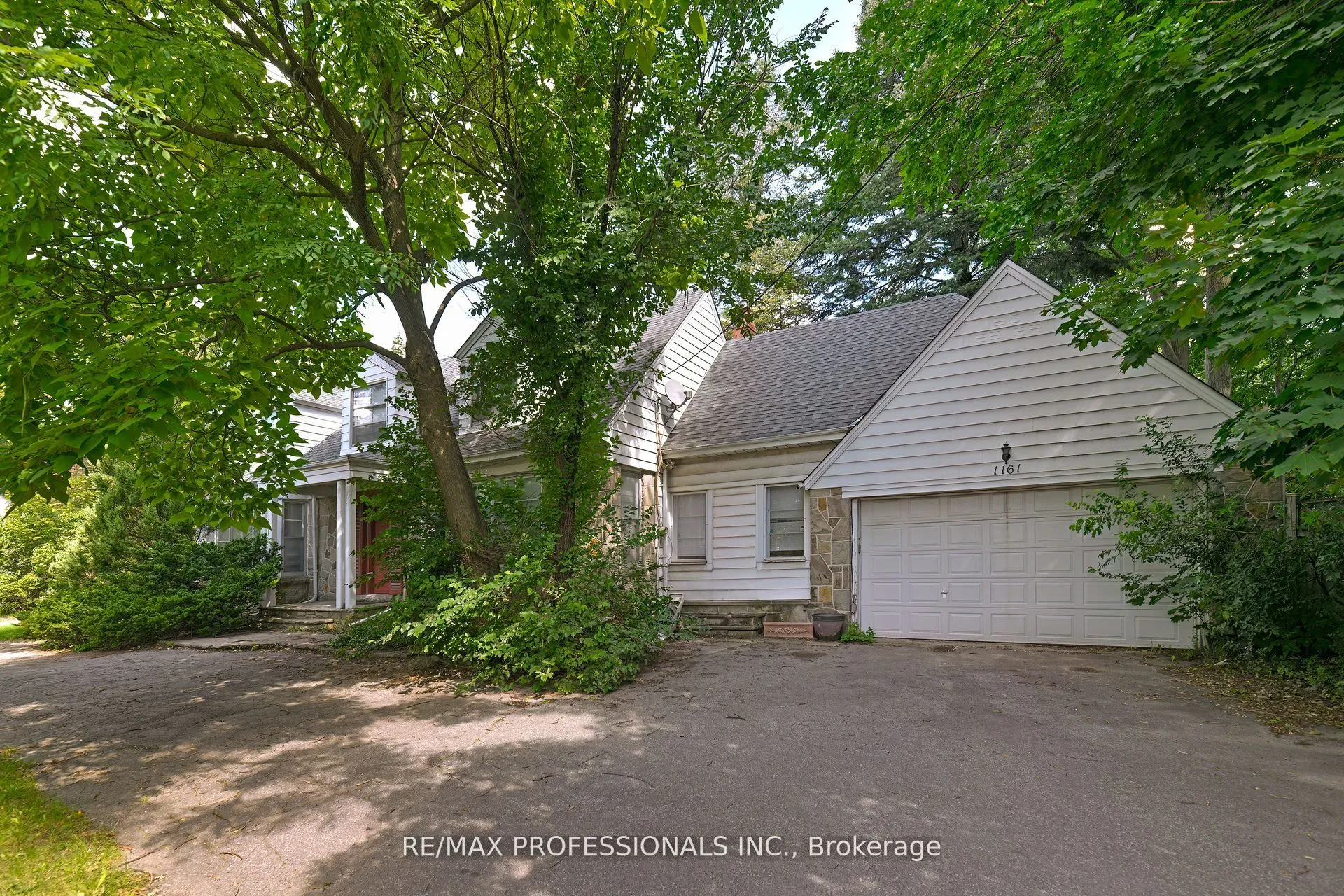 Detached interior view at 1161 Royal York Road Toronto