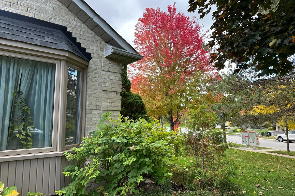 1423 Ravensmoor Crescent, ON L5M 3L1