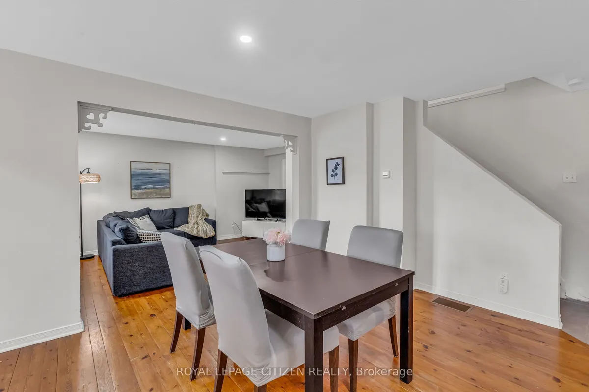 4 Hedley Court, ON L6S 2B6