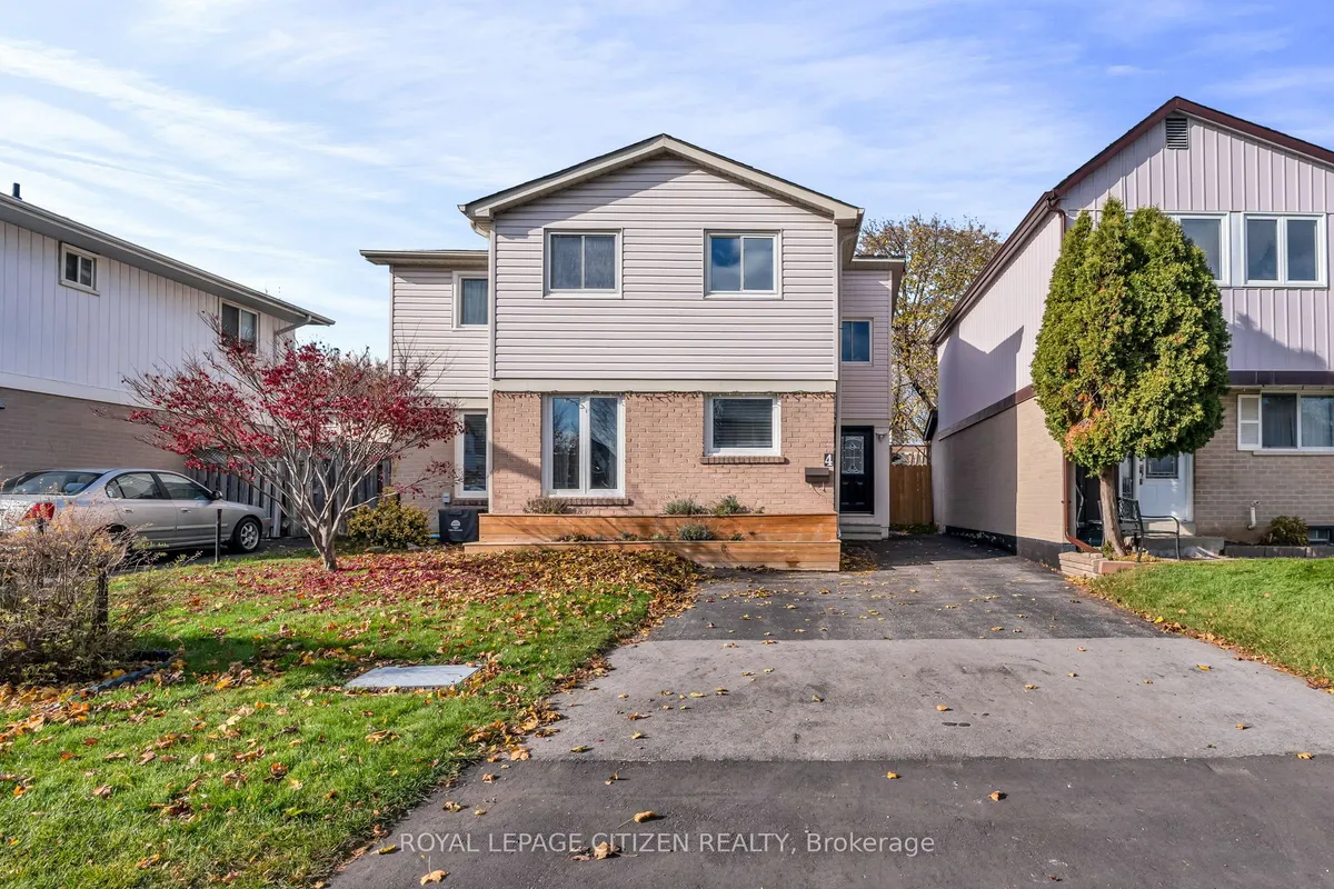 4 Hedley Court, ON L6S 2B6