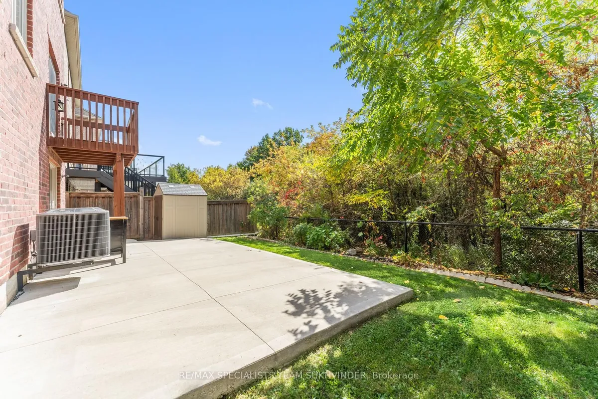 42 Arrowpoint Drive, ON L6Y 0Y8