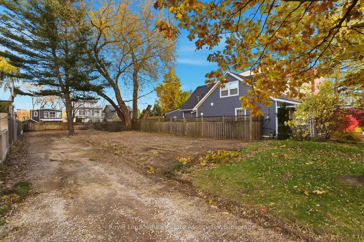 859 Aviation Road, ON L5G 4H5