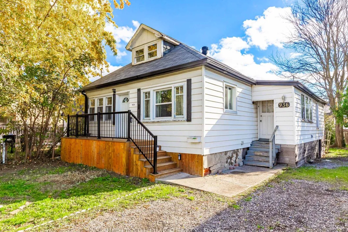 936 First Street, ON L5E 1A8