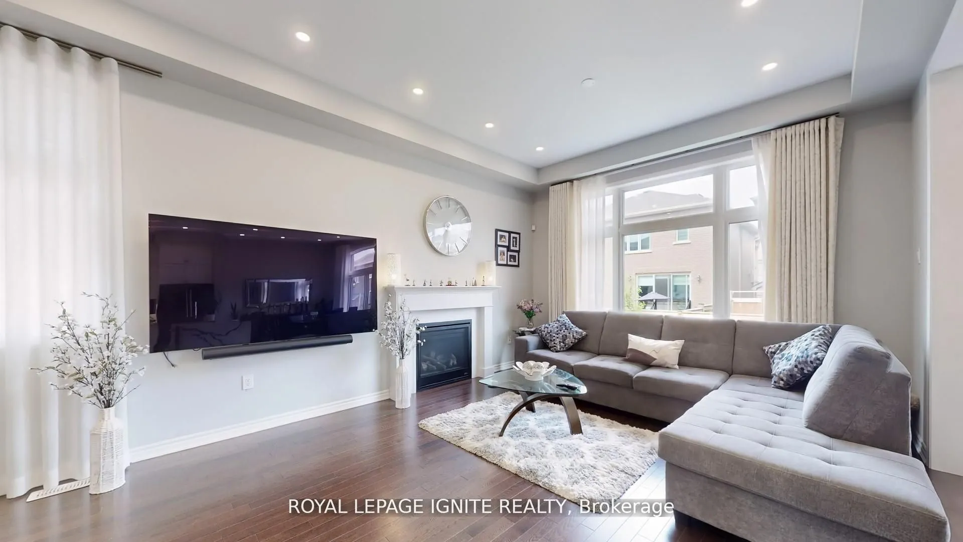 Detached interior view at 546 Kennedy Circle Milton