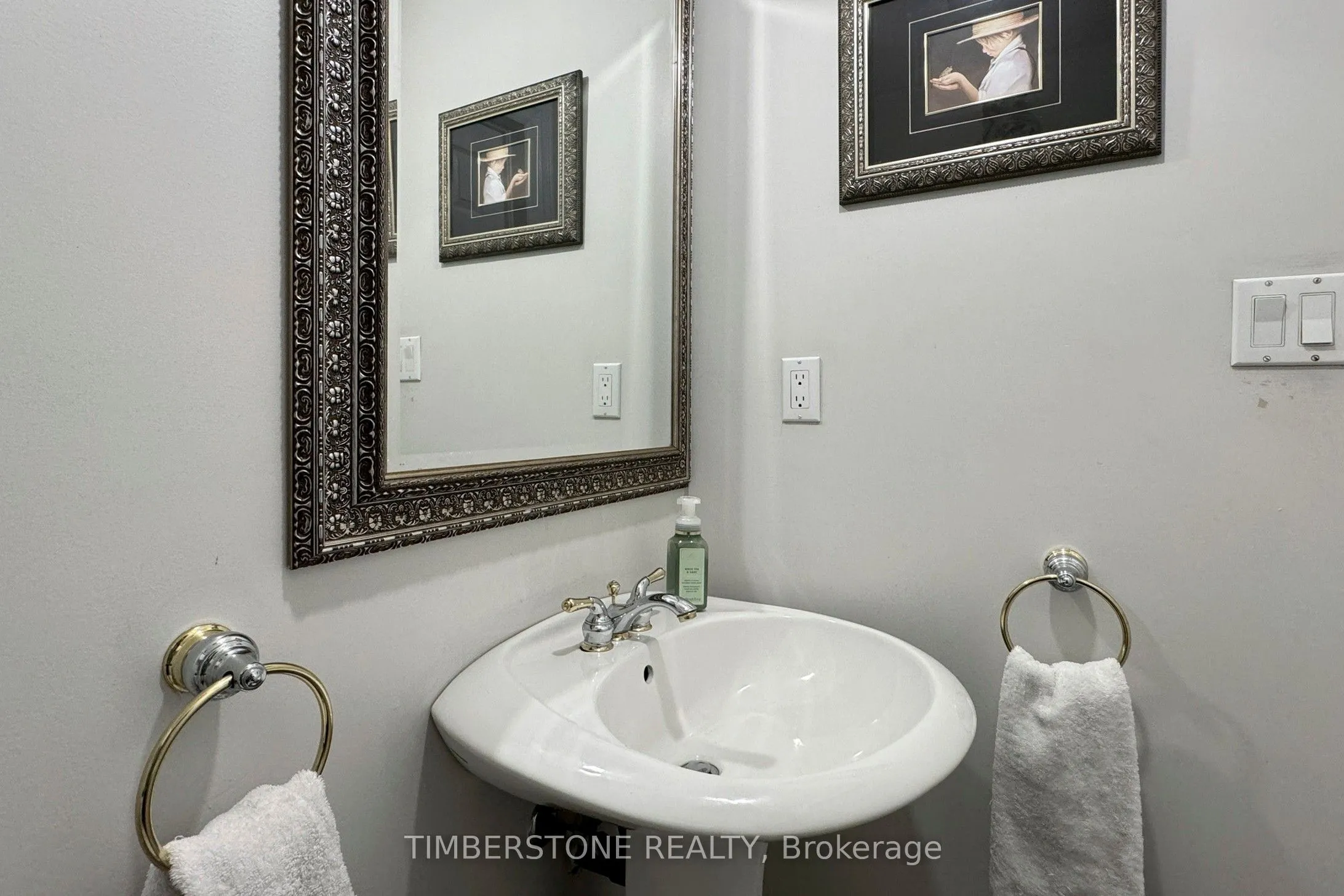 Detached kitchen at 1378 Wilson Avenue Toronto