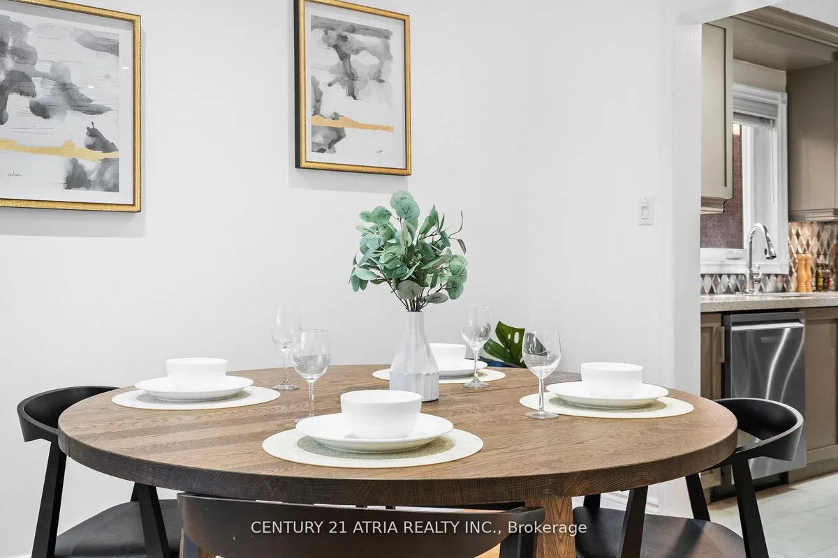 3837 Densbury Drive, ON L5N 6Z3