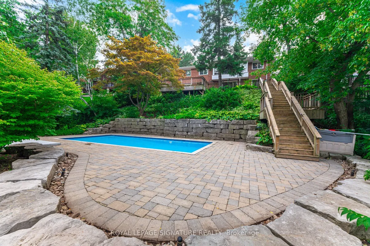 14 Echo Valley Ridge, ON M9B 2B3