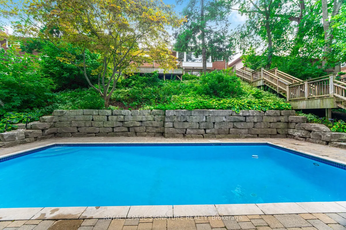 14 Echo Valley Ridge, ON M9B 2B3