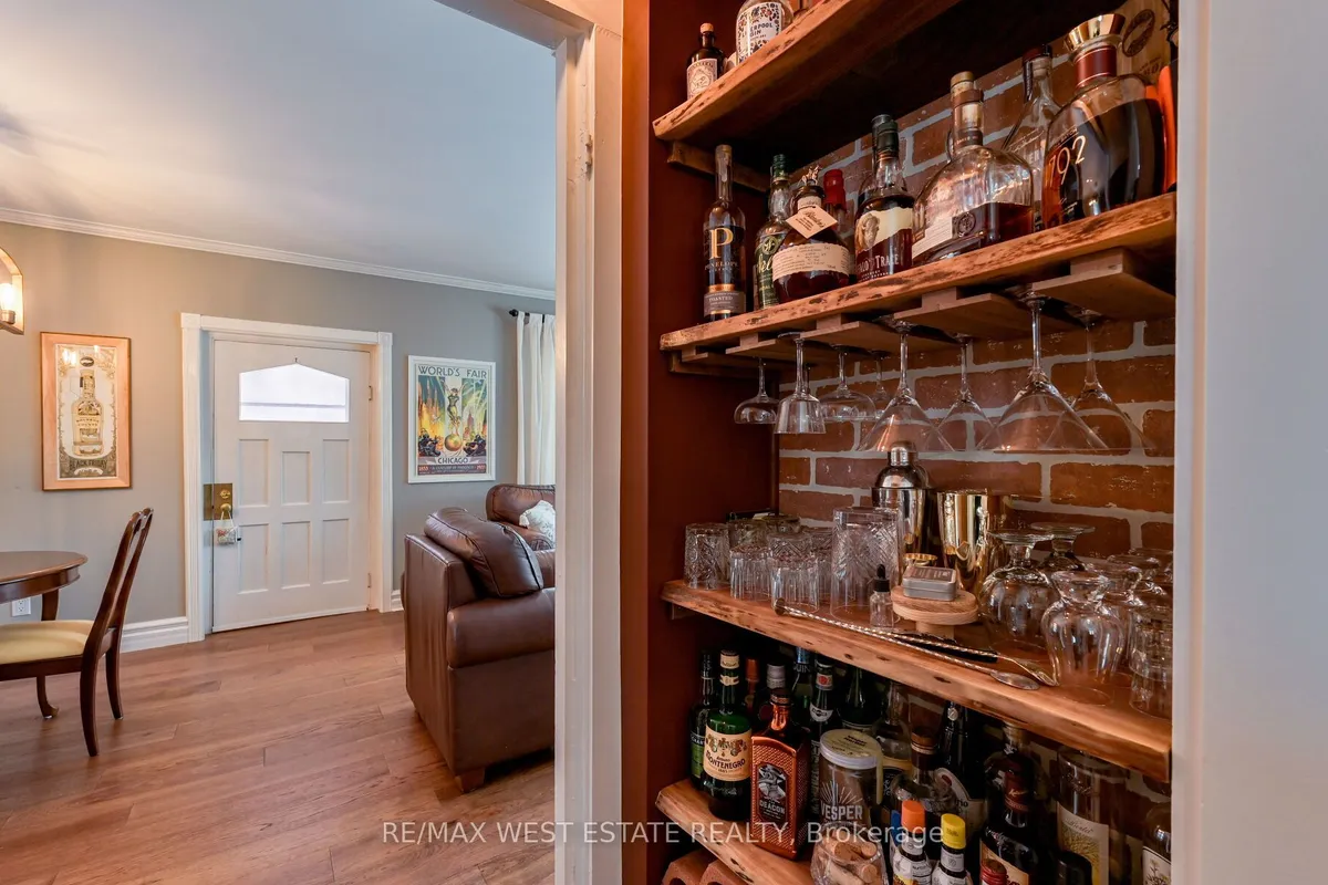 122 King Street, ON L7E 3G2