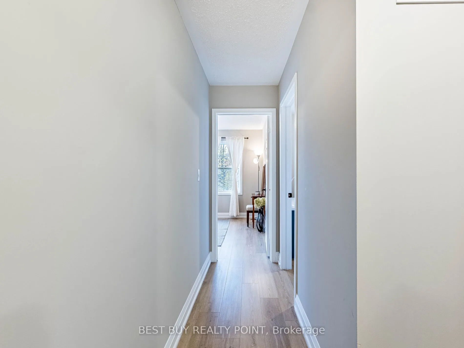 Att/Row/Townhouse kitchen at 1050 Cooper Avenue Milton