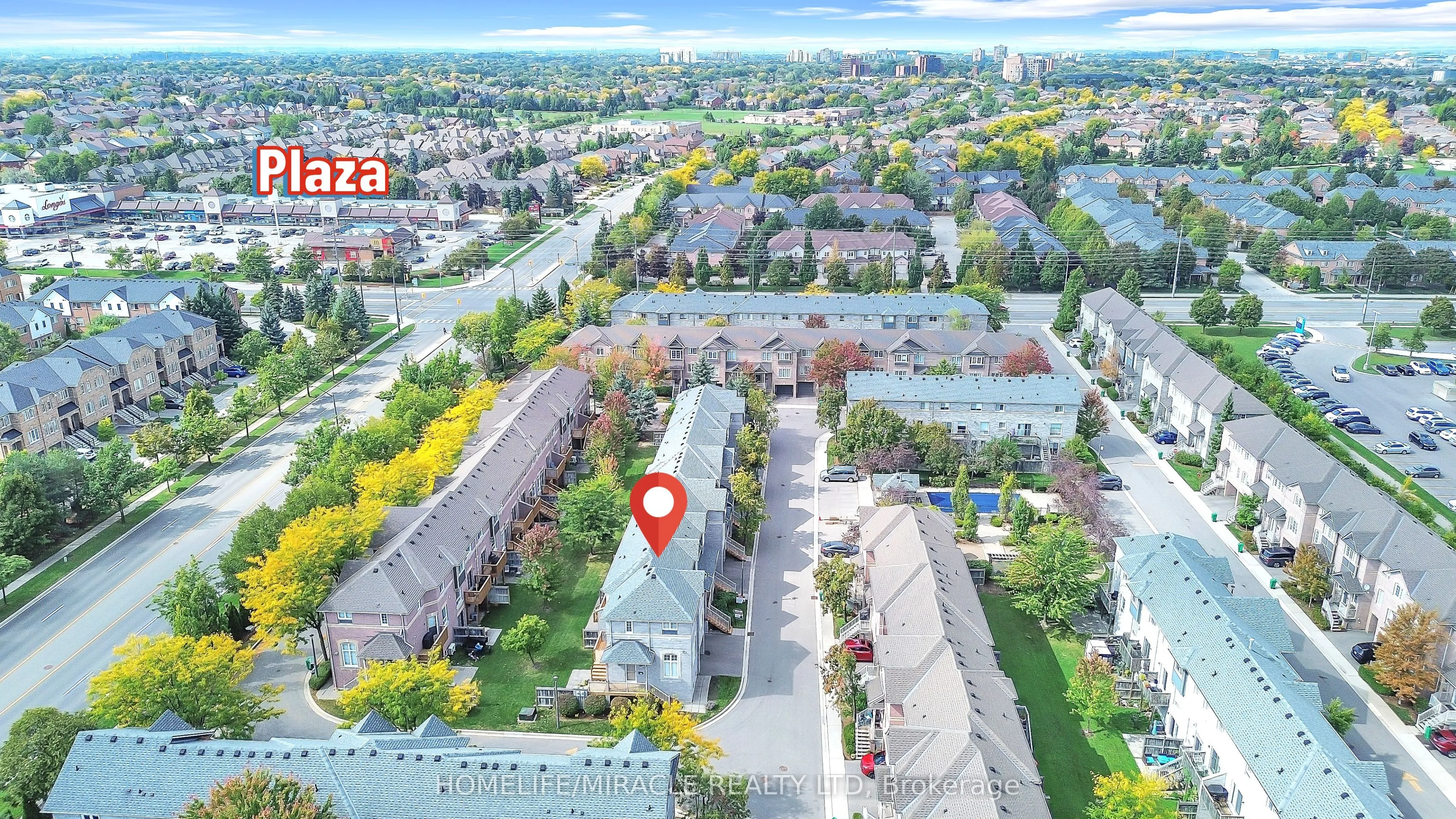 Att/Row/Townhouse living room at 5535 Glen Erin Drive Mississauga