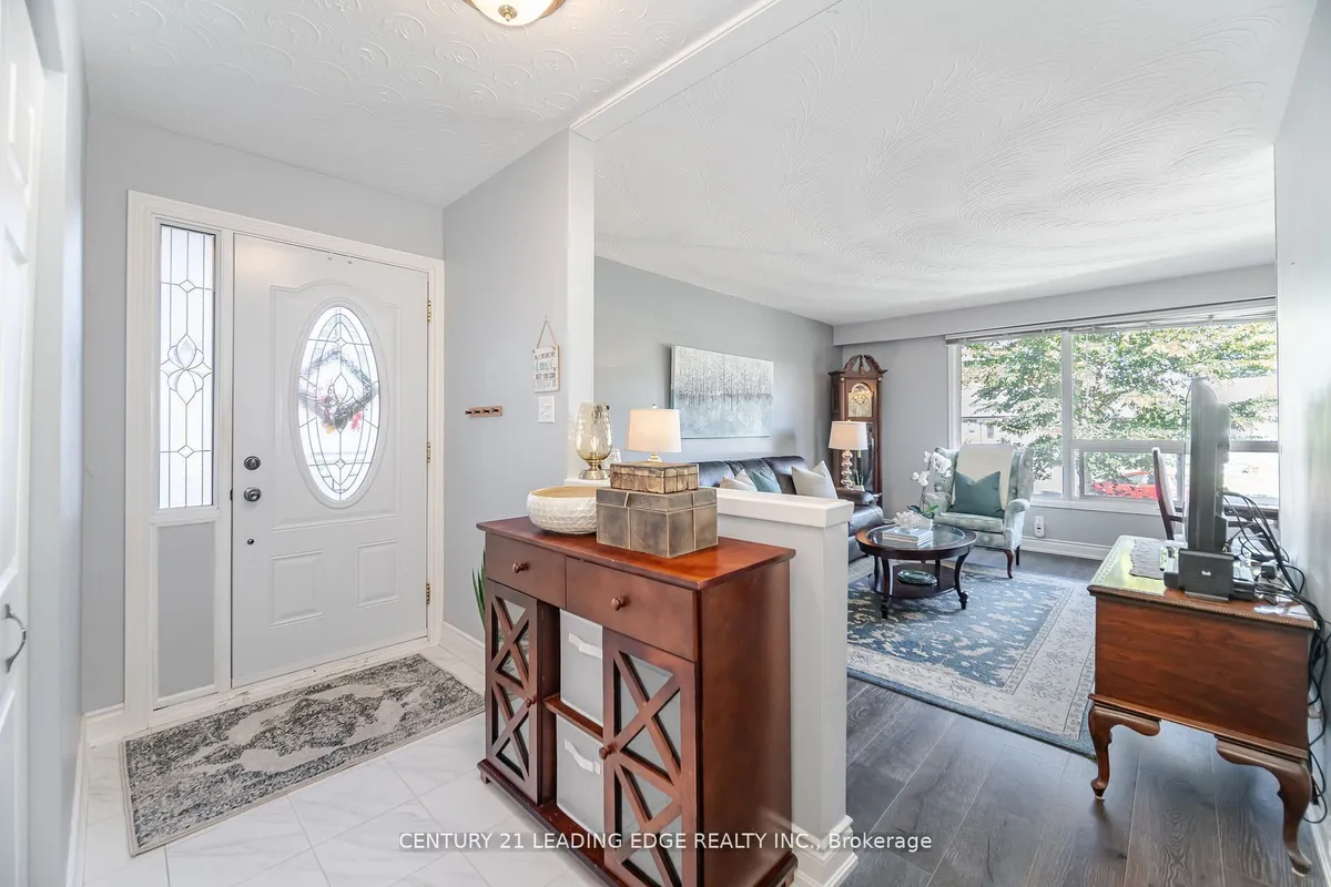 2574 Lundigan Drive, ON L5J 3W1