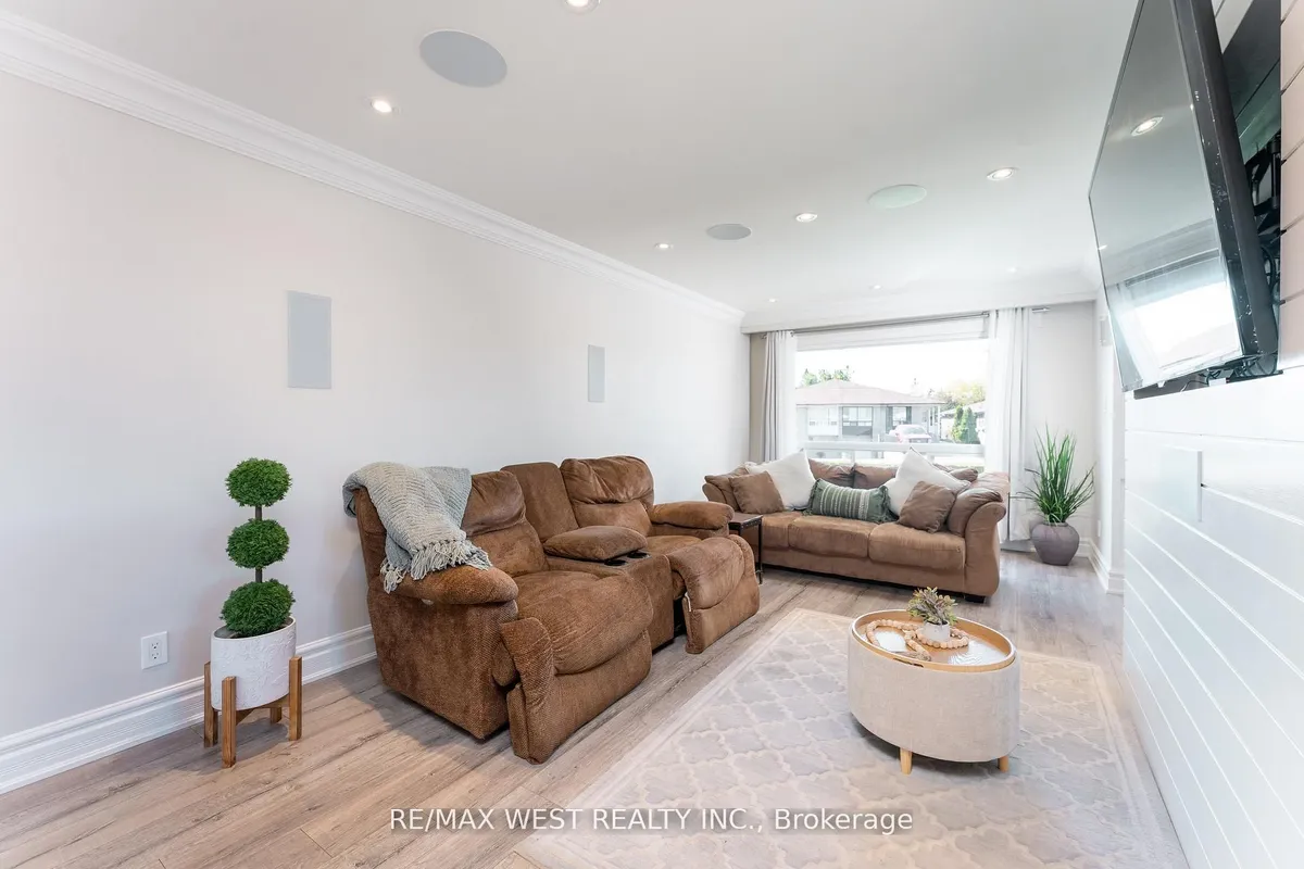 70 Wheatsheaf Crescent, ON M3N 1P6