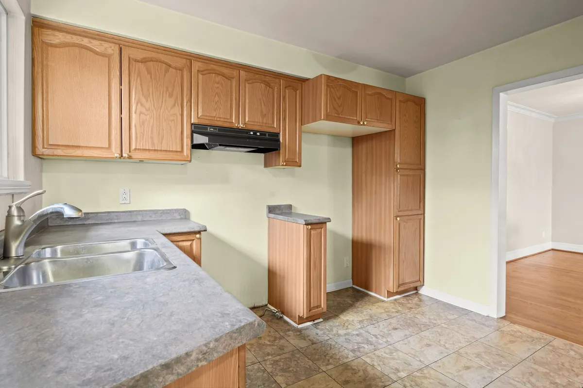 18 Ludgate Drive, ON M9W 2Y3