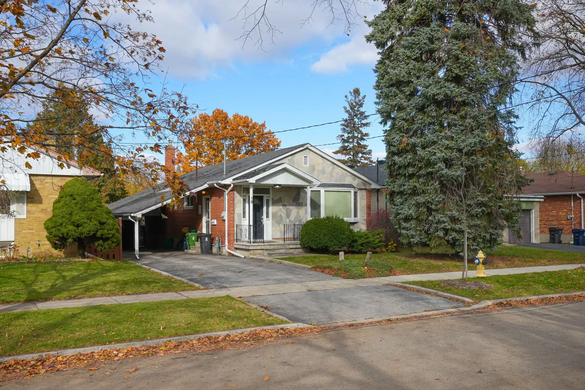 18 Ludgate Drive, ON M9W 2Y3