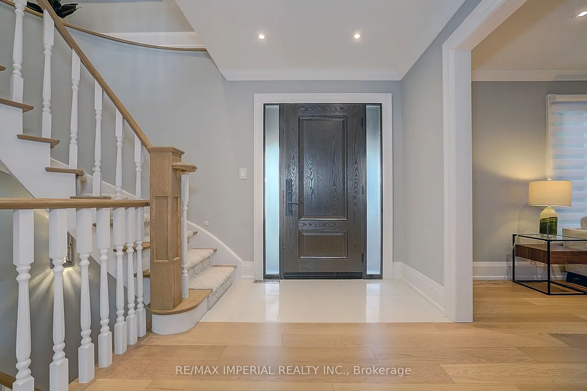 1832 Pine Siskin Court, ON L5L 2Y3