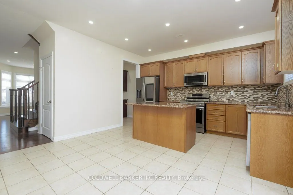 Detached living room at 519 Miller Way Milton