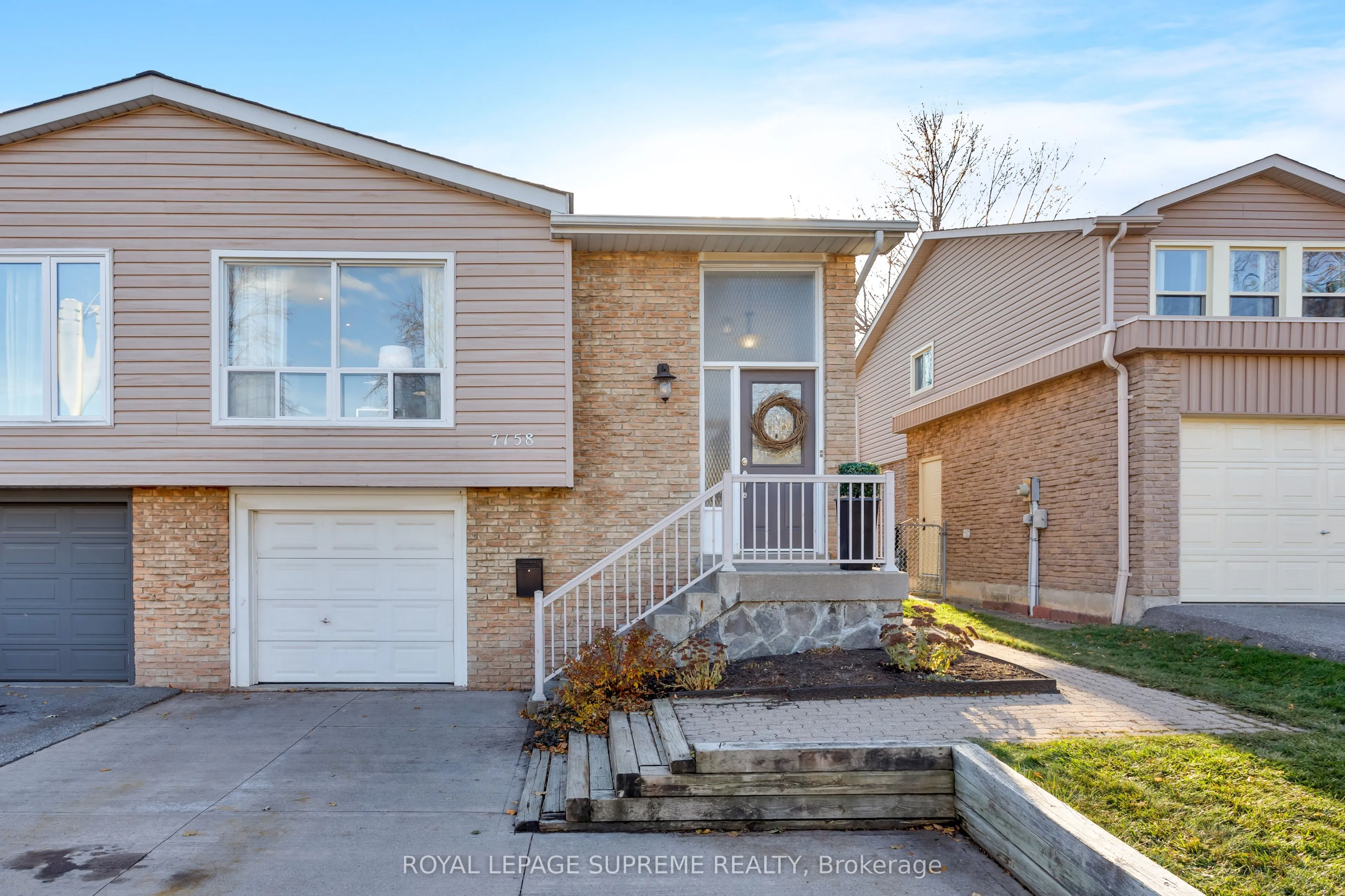 7158 Ridgeland Crescent, ON L5N 1Y9