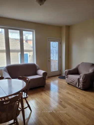 23 Hackett Avenue, ON M3J 0C7