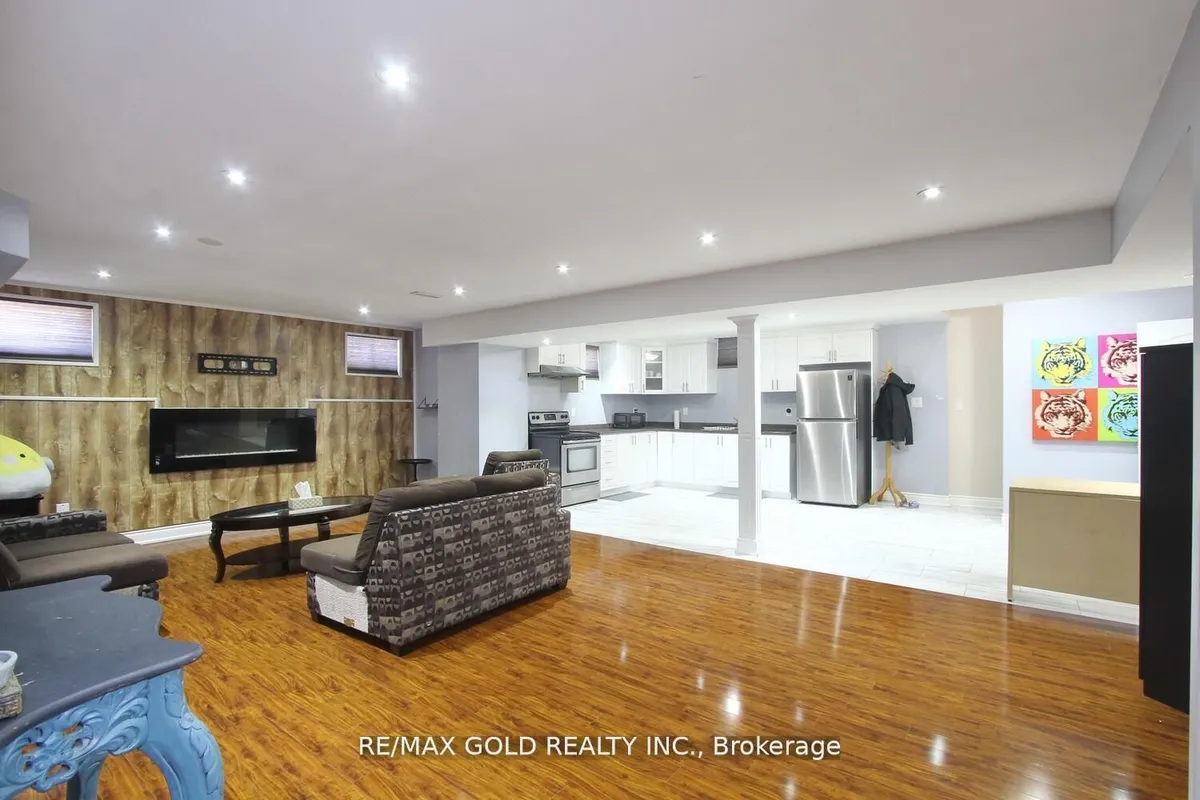 14 Ladbrook Crescent, ON L6X 5H6