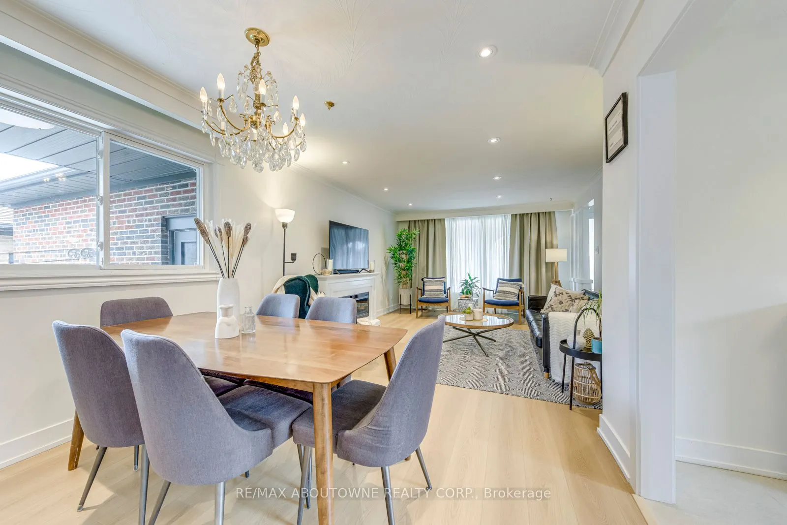 Detached living room at 7 Ivybridge Drive Toronto