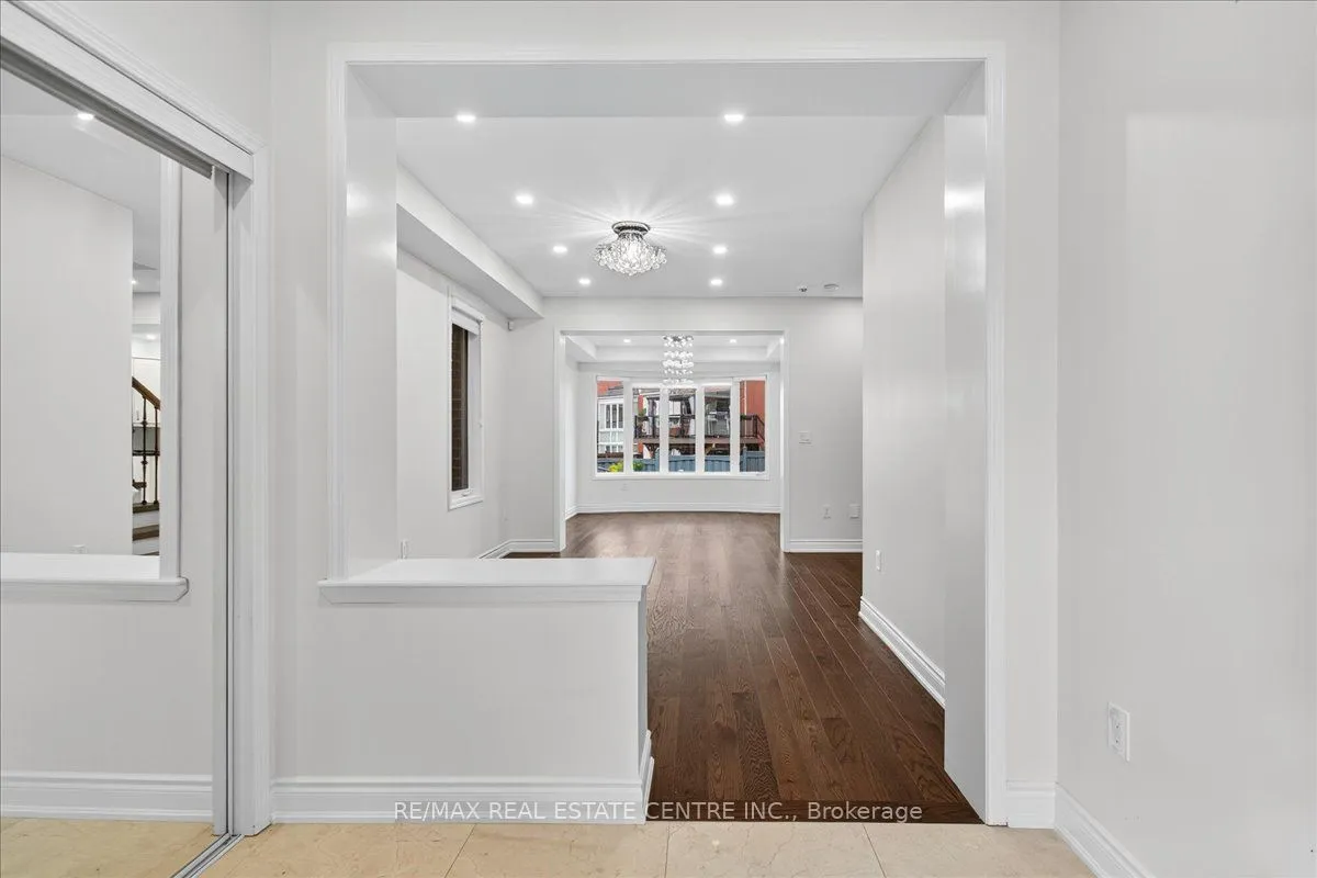 Detached kitchen at 980 Clark Boulevard Milton