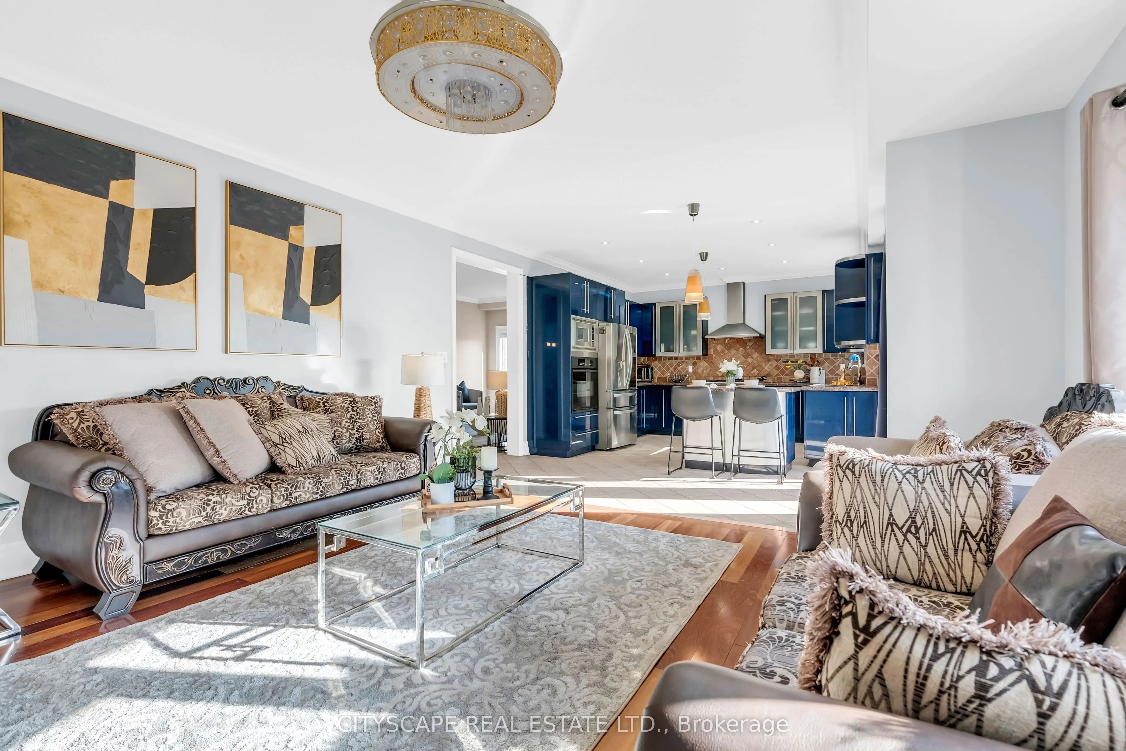 Detached interior view at 1048 Zimmerman Crescent Milton