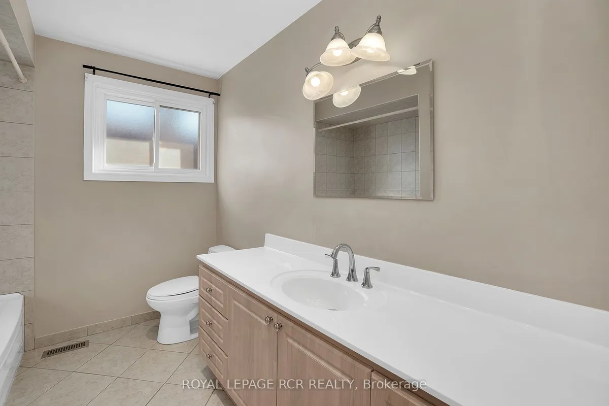 204 Ridge Road, ON L7E 4W2